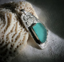 Turquoise,with crab